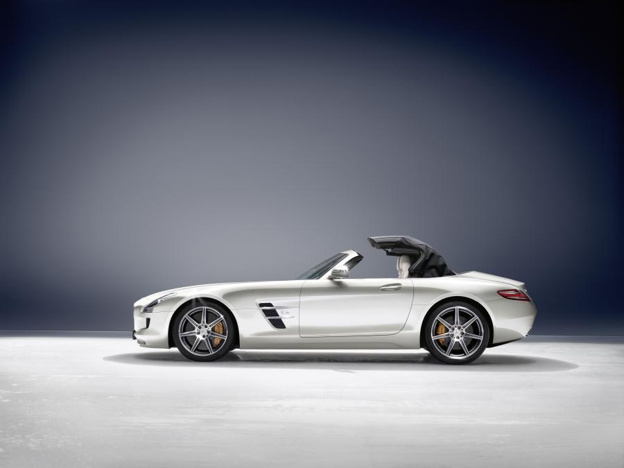  Mercedes-Benz SLS AMG Roadster 2011 года  (фото 151 из 183)